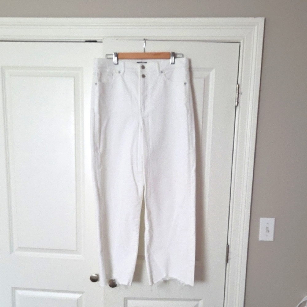 Express 90s High RISE White Jeans - Picture 6 of 7